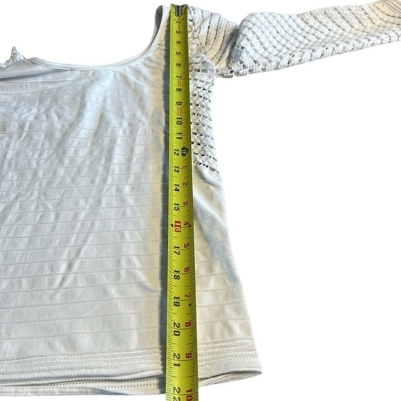 BEBE  women fitted white top,eyelets,stretchy,bodycon,striped,timeless, scoop. - Picture 9 of 13